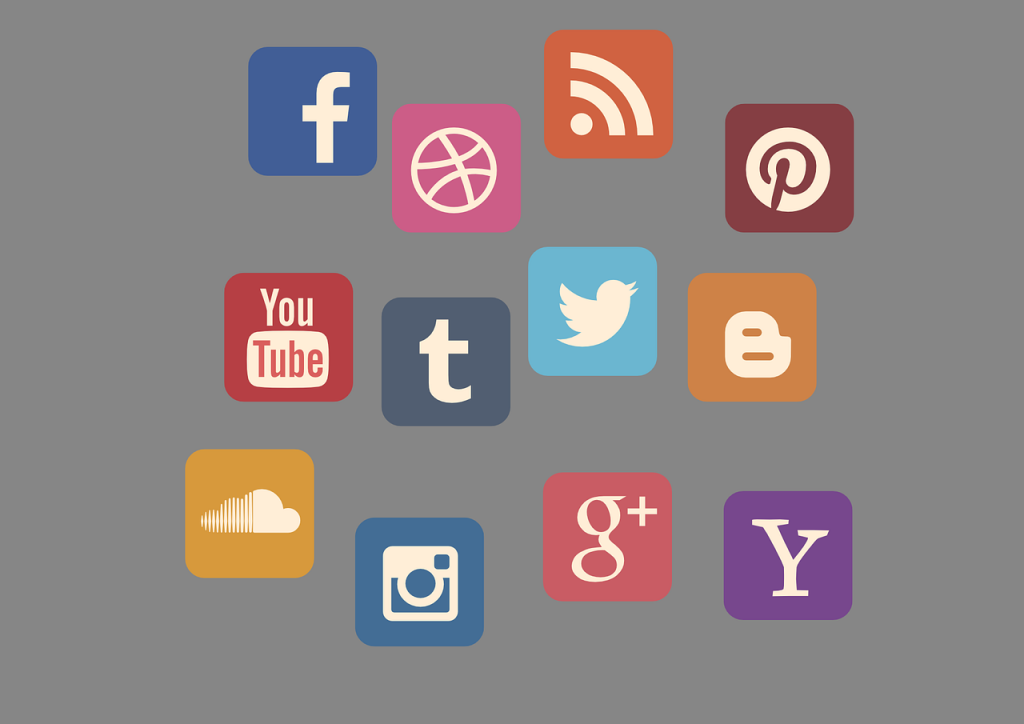 Social media marketing - logos